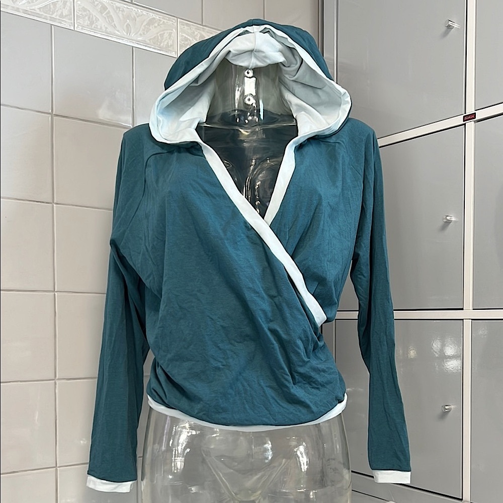 Harmonie Knitwear 2-Tone Teal Wrap Front Ballet Hoodie L NWT